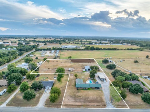Photo of 1270 County Road 437, Stephenville, TX 76401 (MLS # 21397059)