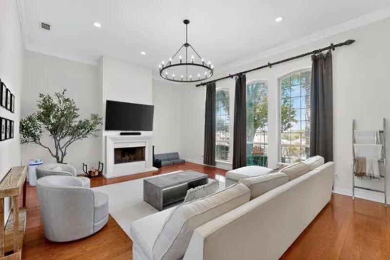 2806 Sausalito Drive