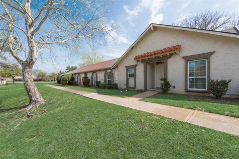 20 W Mountain Lane 42 Grand Prairie TX 75052