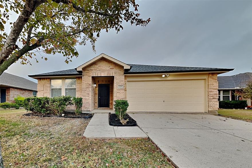 Charming 4 bed, 2 bath 2,098 sq ft home in Wylie! Open kitchen concept with updated counters. Primary suite with attached bathroom. Spacious backyard, great for gatherings! Pets accepted on a case by case basis. Additional admin fees apply. The Fireplace is decorative. Schedule your showing today! This home is as-is.  

This home may be located within a Homeowners Association (HOA) community. If so, residents will be responsible for adhering to all HOA rules and regulations. Please contact your agent or landlord's agent for more information.