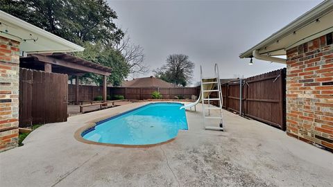 A home in Hickory Creek