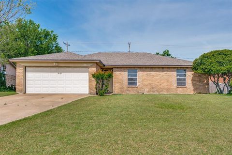 Photo of 7105 Hanging Cliff Place, North Richland Hills, TX 76182 (MLS # 21246448)