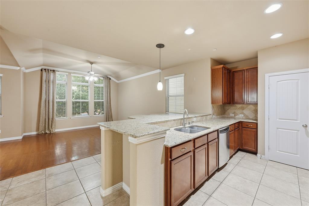 Suncreek Twnhms - Residential