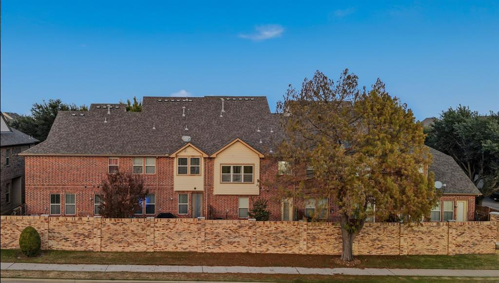 Suncreek Twnhms - Residential