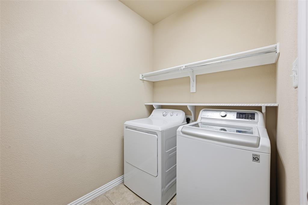 Suncreek Twnhms - Residential