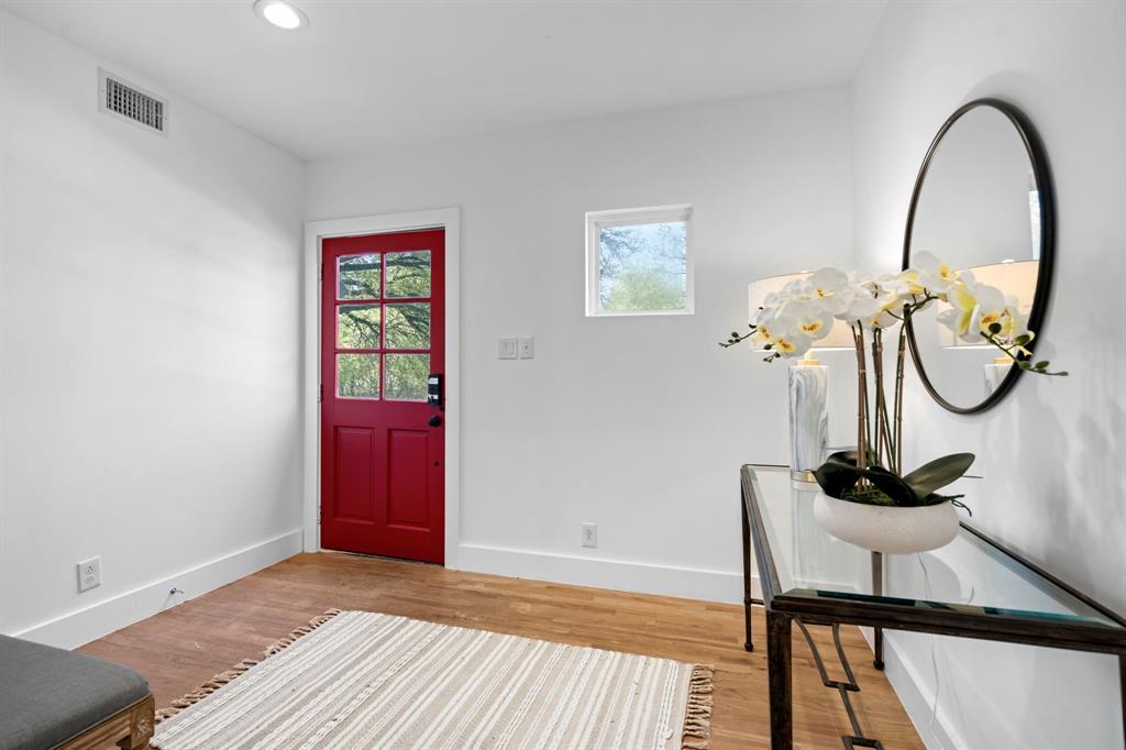 7239 Casa Loma Avenue