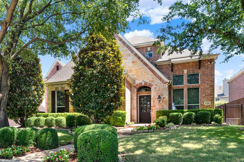 2704 MENDOCINO Circle