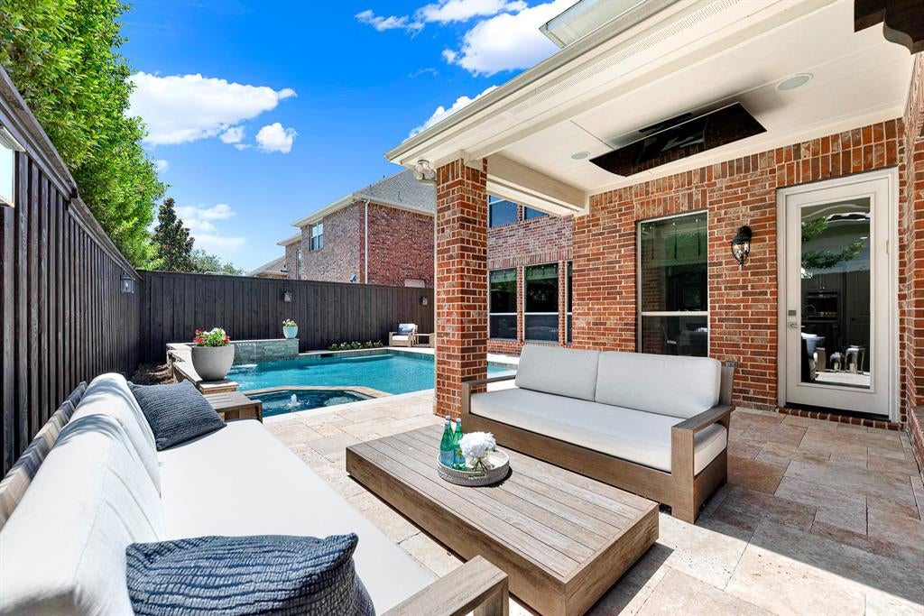 2704 MENDOCINO Circle