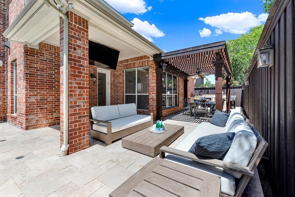2704 MENDOCINO Circle