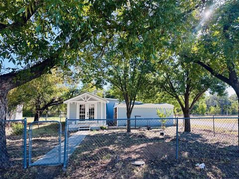241 S Avenue D Cross Plains TX 76443
