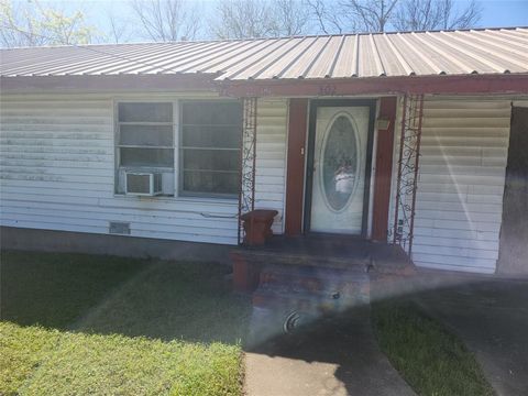 302 W 2nd Street Clarksville TX 75426