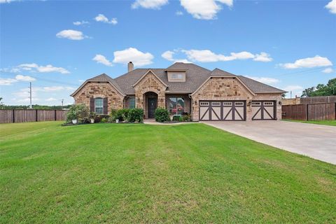 Photo of 104 Lagrange Court, Weatherford, TX 76088 (MLS # 21312805)