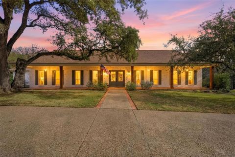 227 Oak Creek Circle Waco TX 76657