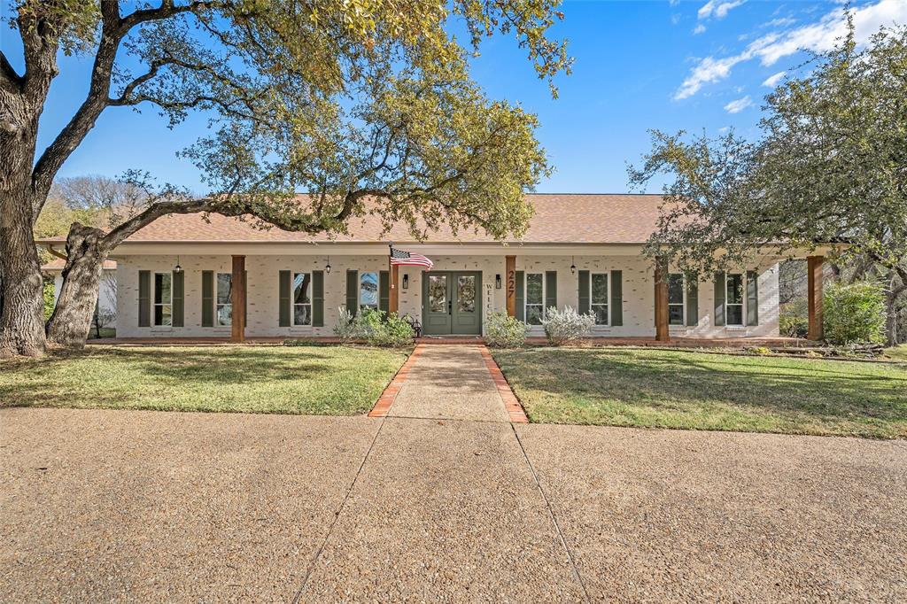 227 Oak Creek Circle