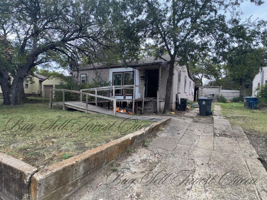 Welcome to 310 Nimitz Drive a 3-bedroom, 2-bath home bursting with opportunity and ready for a creative touch! This property is ideal for first-time investors, renovation enthusiasts, or buyers looking for their next passion project. Seller is extremely motivated!!
With solid bones and a functional layout, this home offers the perfect blank canvas to design your dream space or transform it into a profitable investment. Enjoy the spacious backyard, established neighborhood, and convenient Dallas location close to shopping, dining, and major highways.
Bring your vision, your toolbox, and your imagination this is your chance to turn potential into profit or create a home that truly reflects you.
This is more than a property it’s a project with purpose. Don’t miss your opportunity to bring 310 Nimitz Dr back to life!
Be sure to come to First look Friday come by and tour the location on Friday October 31, 2025 at 11:30am- 1pm. *Highest and best offer due by November 7, 2025 by 6pm.*