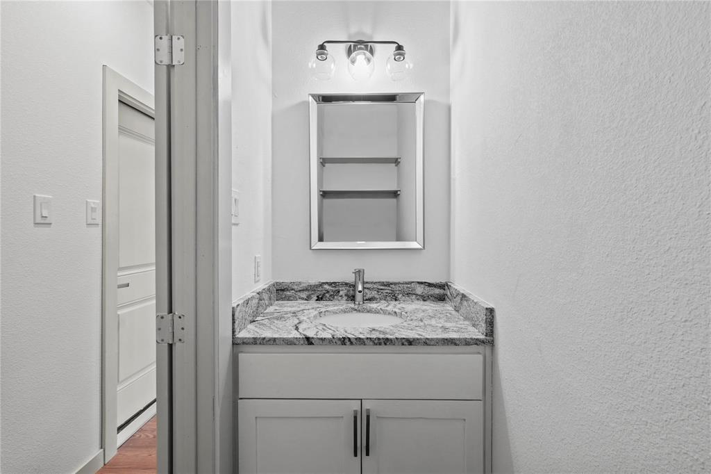 Lincoln Manor - Residential