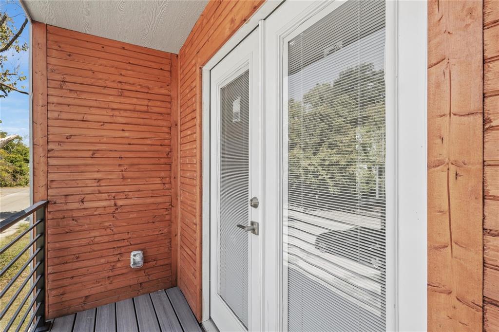 Lincoln Manor - Residential