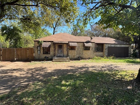 Photo of 2242 Lolita Drive, Dallas, TX 75227 (MLS # 21419986)