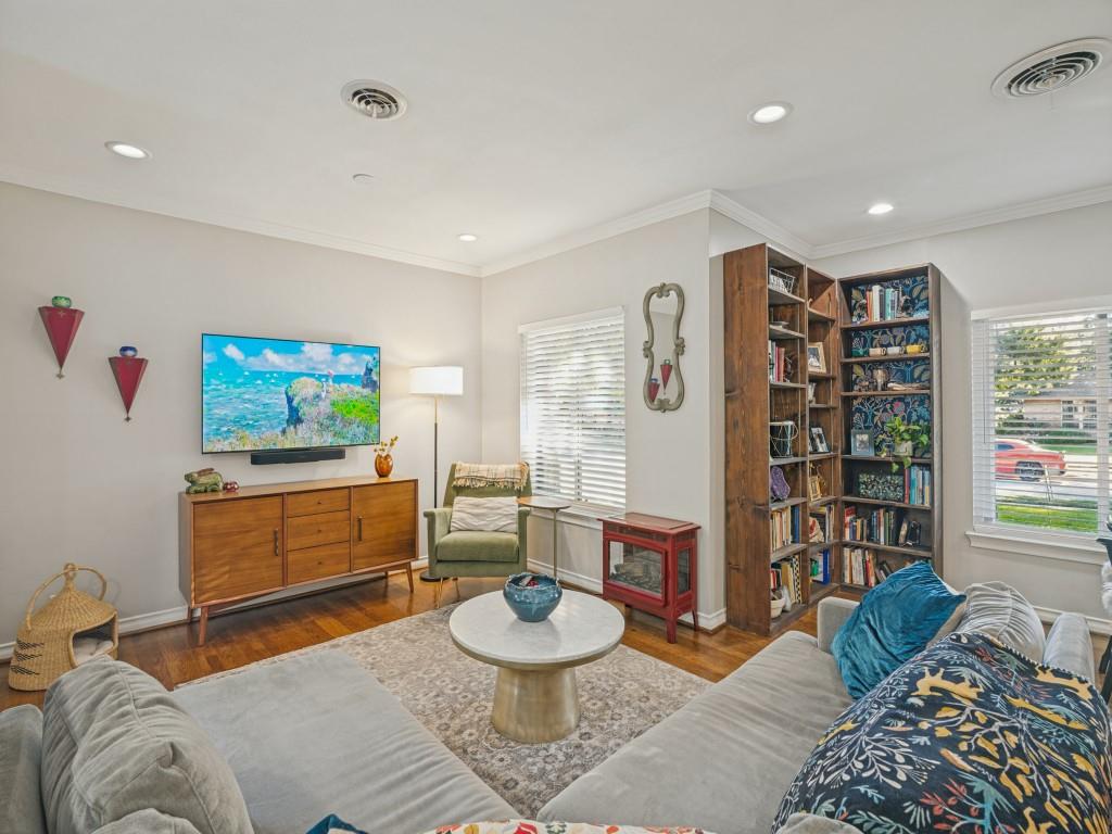 200 S Weatherred Drive