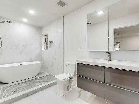 University Hlnds Add - Residential Lease