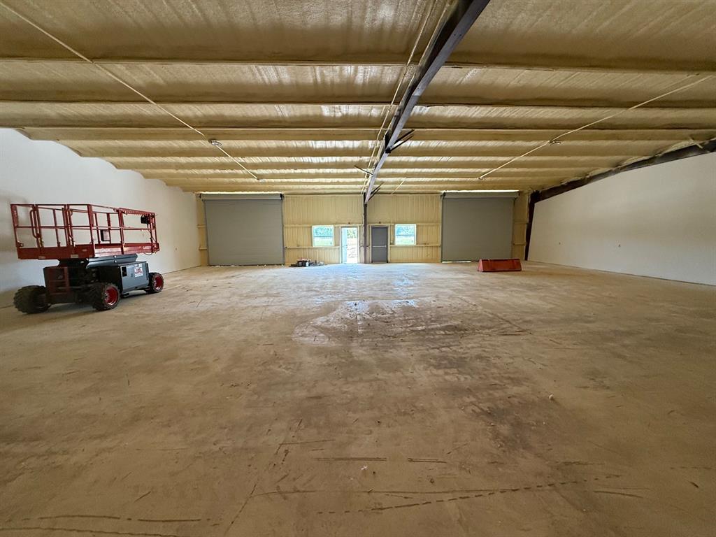 G-0650 JAMES HOGAN - Land