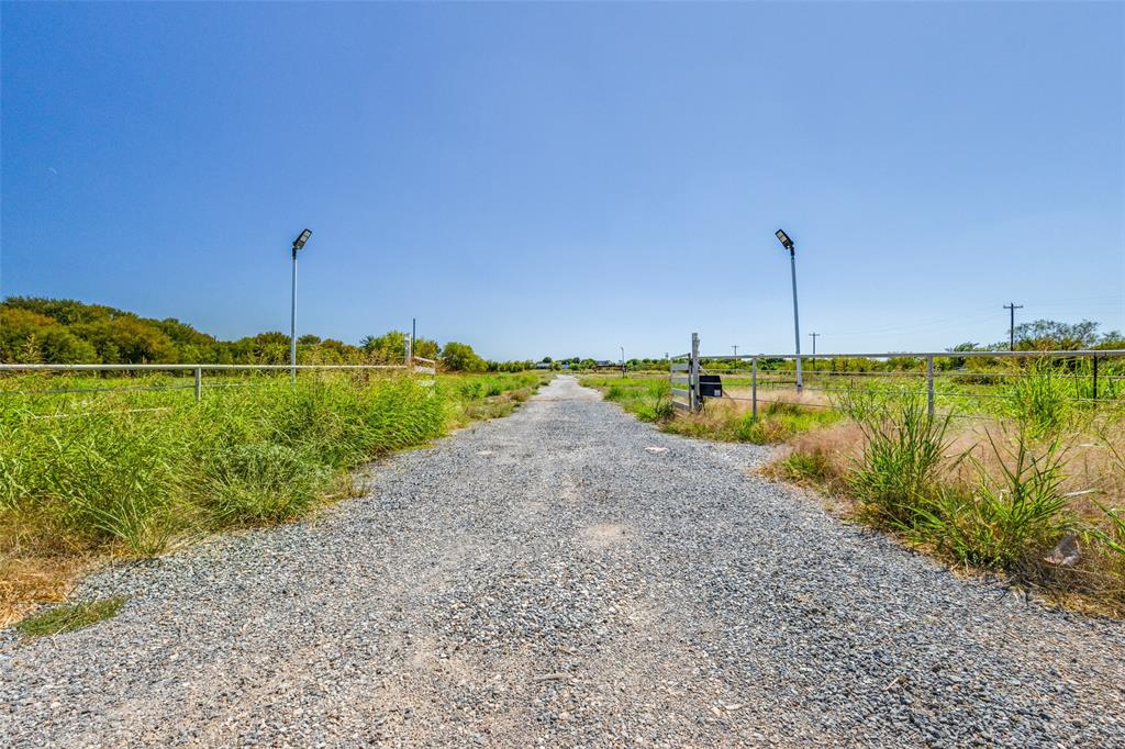 G-0650 JAMES HOGAN - Land