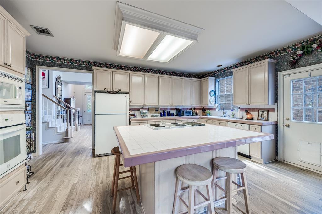 1536 Waterside Court