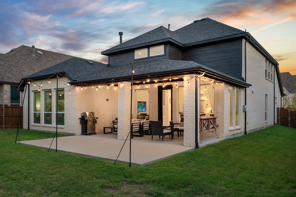 Star Trail Ph Six - Residential