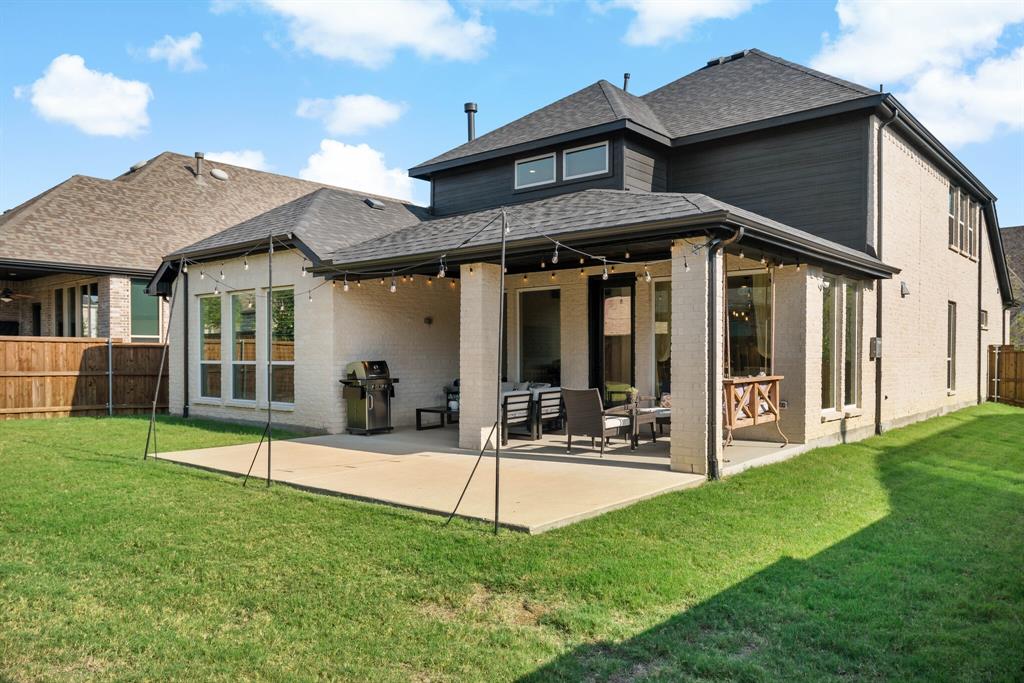 Star Trail Ph Six - Residential