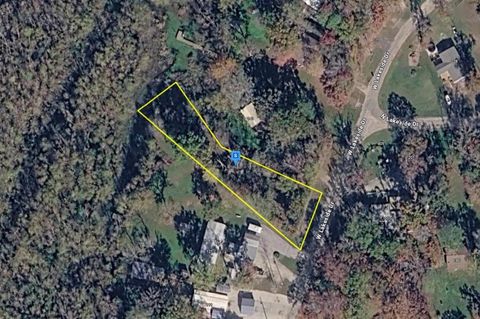 137 W Lakeside Drive Huntsville TX 77320