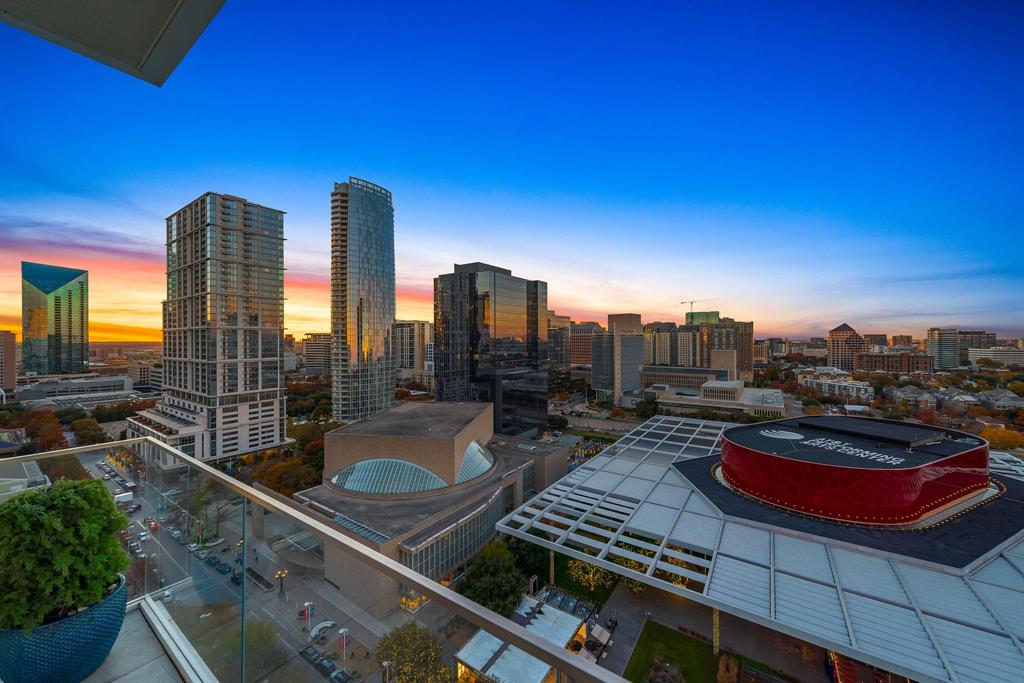 ARTS RESIDENCES CONDO - Residential