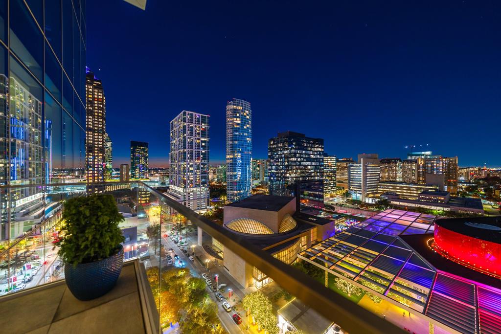 ARTS RESIDENCES CONDO - Residential