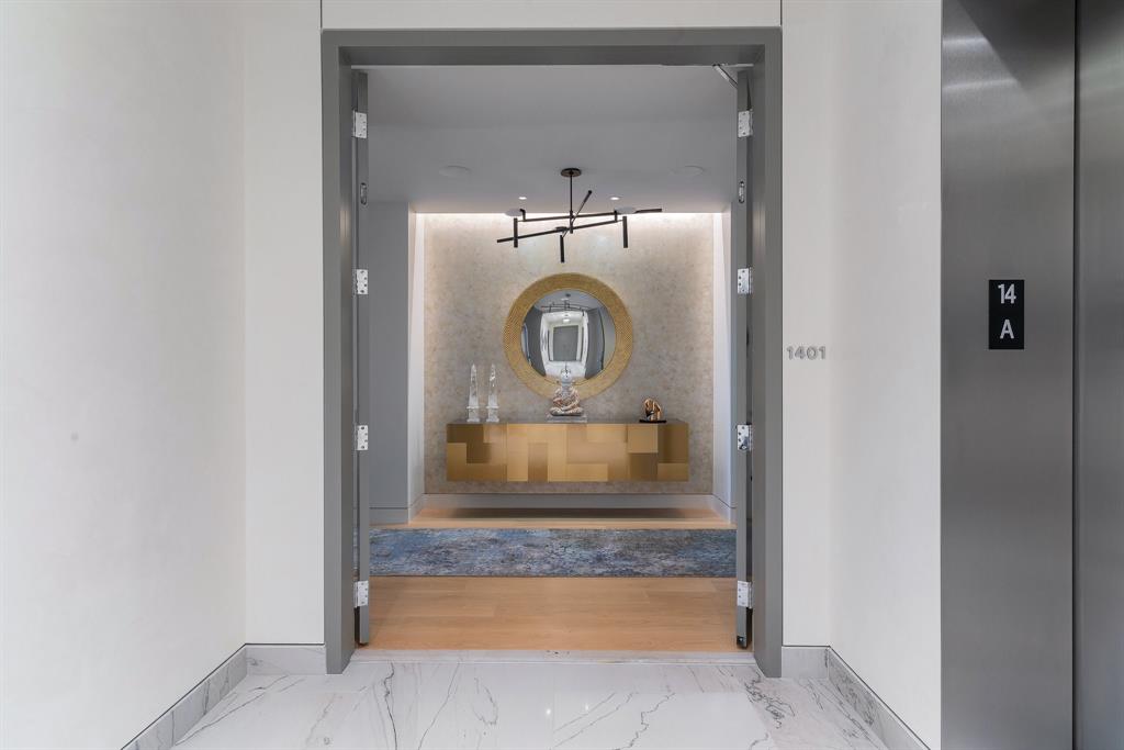 ARTS RESIDENCES CONDO - Residential