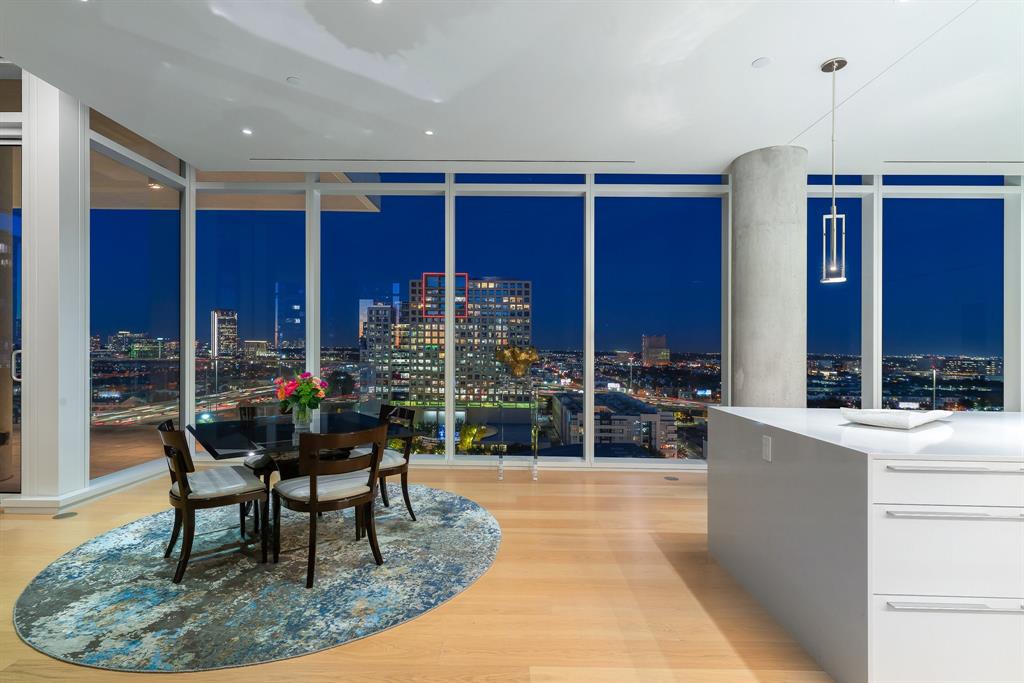 ARTS RESIDENCES CONDO - Residential