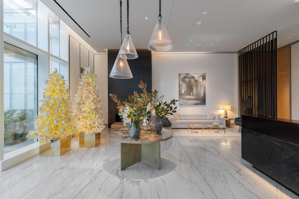 ARTS RESIDENCES CONDO - Residential