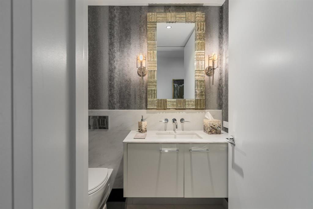 ARTS RESIDENCES CONDO - Residential