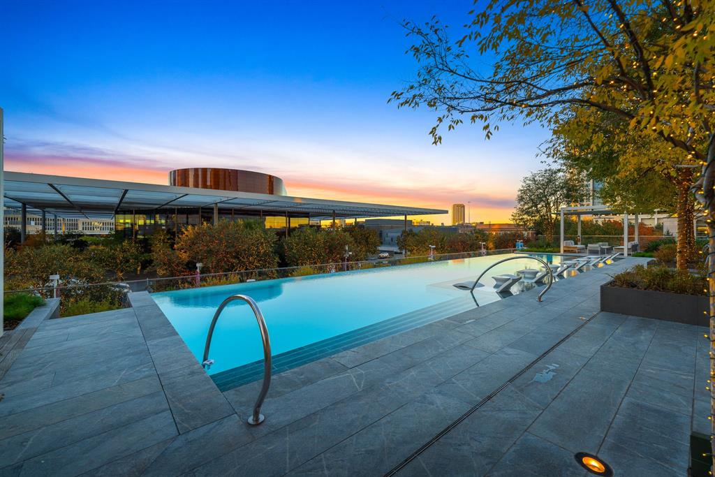 ARTS RESIDENCES CONDO - Residential