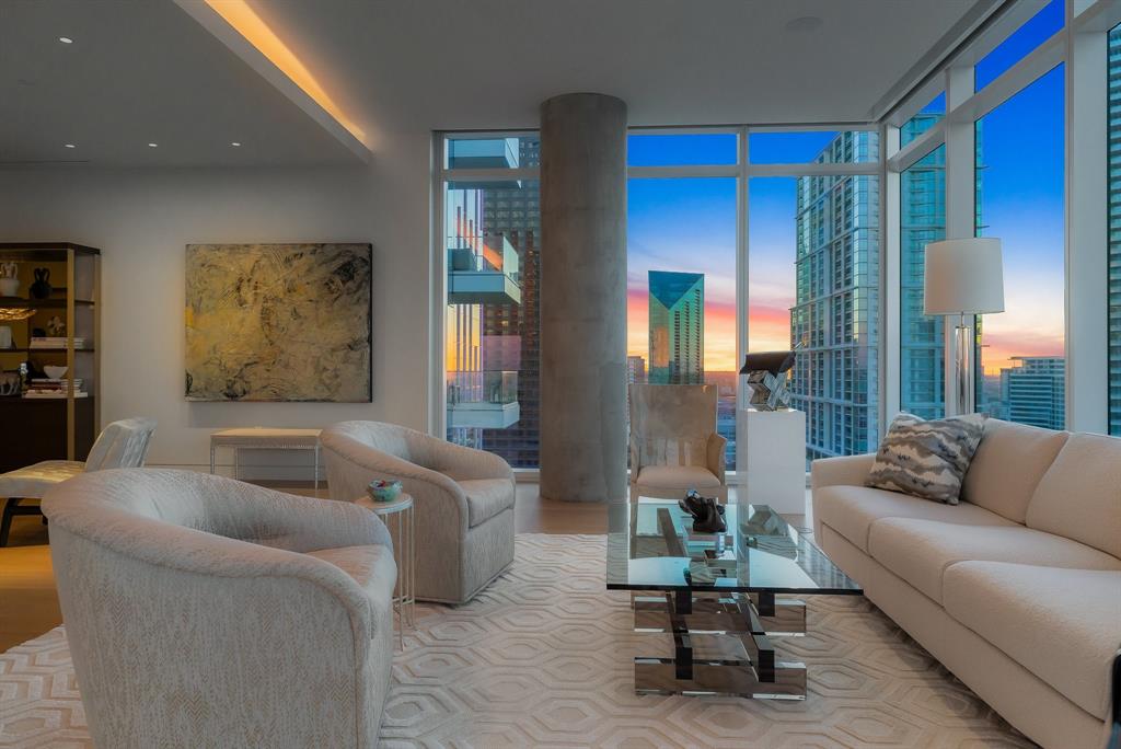 ARTS RESIDENCES CONDO - Residential