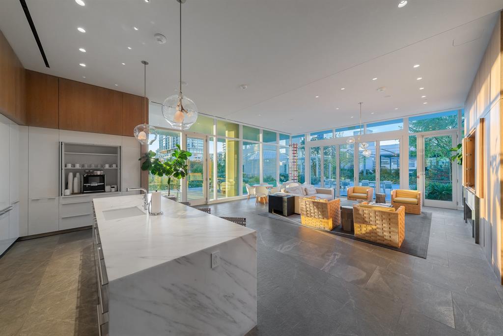 ARTS RESIDENCES CONDO - Residential