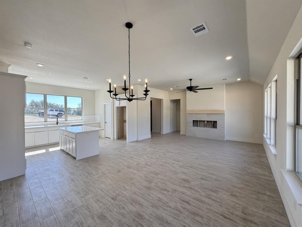 1094 Colt Road