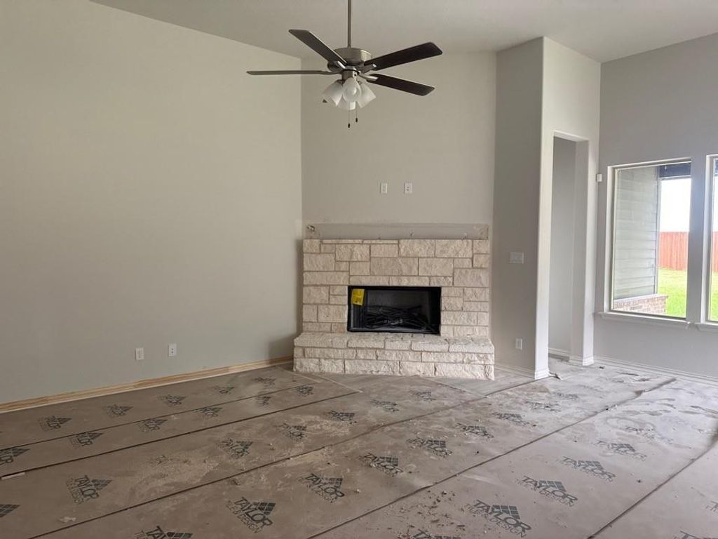 Photo of 412 Guadeloupe Lane, Springtown, TX 76082 (MLS # 21252909)