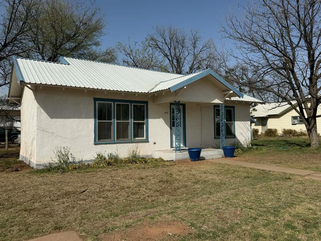 Photo of 410 W Reiman Street, Seymour, TX 76380 (MLS # 21420853)