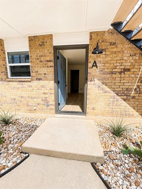 Photo of 4824 WELLESLEY Avenue #APT A, Fort Worth, TX 76107 (MLS # 21261227)