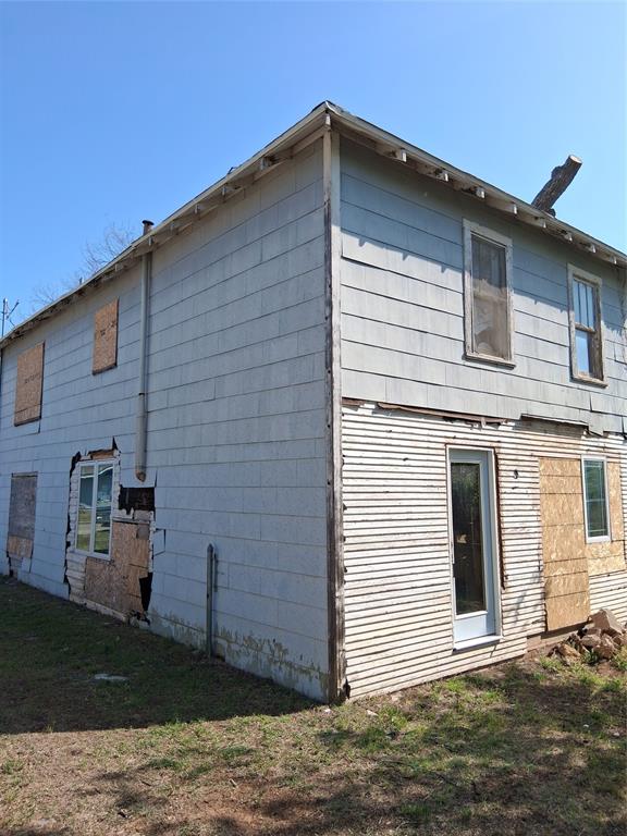 208 E 4th Street
