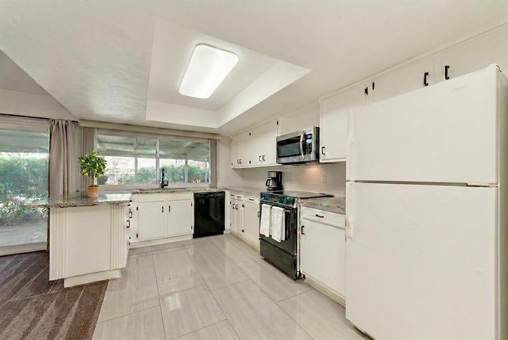 White Rock Village 01 - Residential