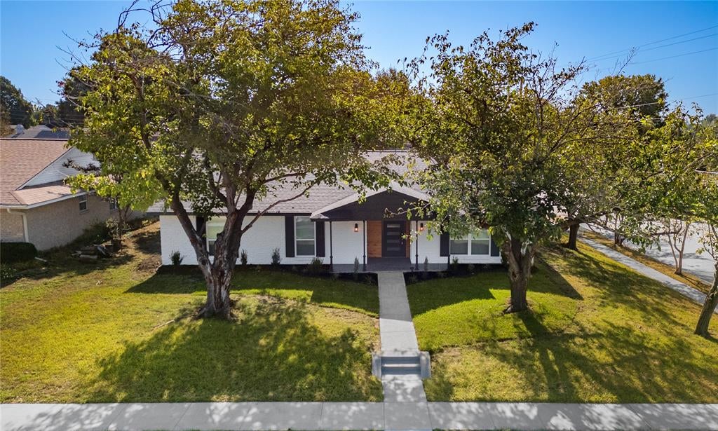 2420 Lovell Drive