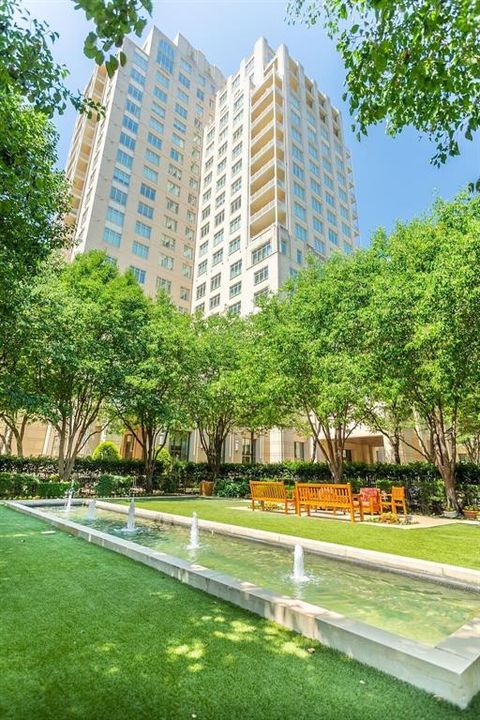 Tiny photo for 2525 N PEARL Street #1106, Dallas, TX 75201 (MLS # 21134144)