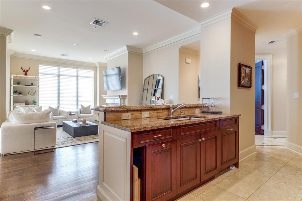 Ritz-Carlton Residences - Residential Lease