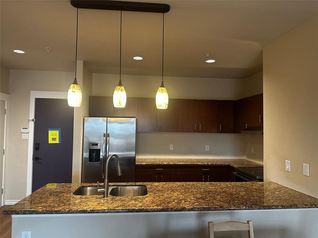 100 Trinity Mills Condo - Residential Lease