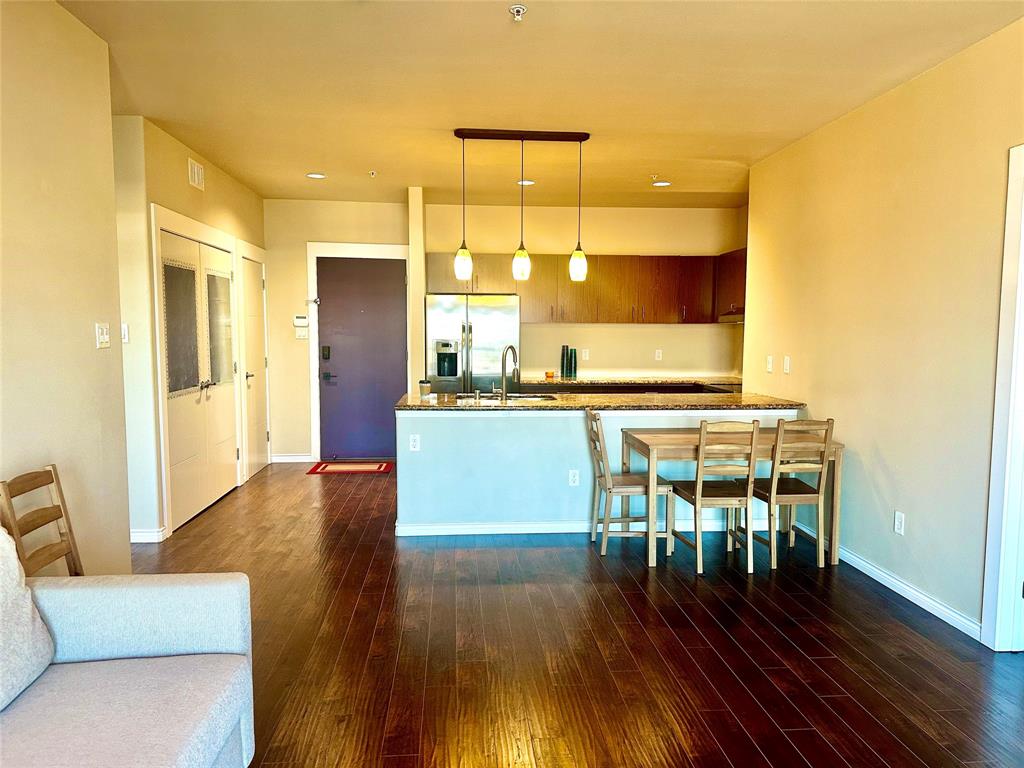 100 Trinity Mills Condo - Residential Lease